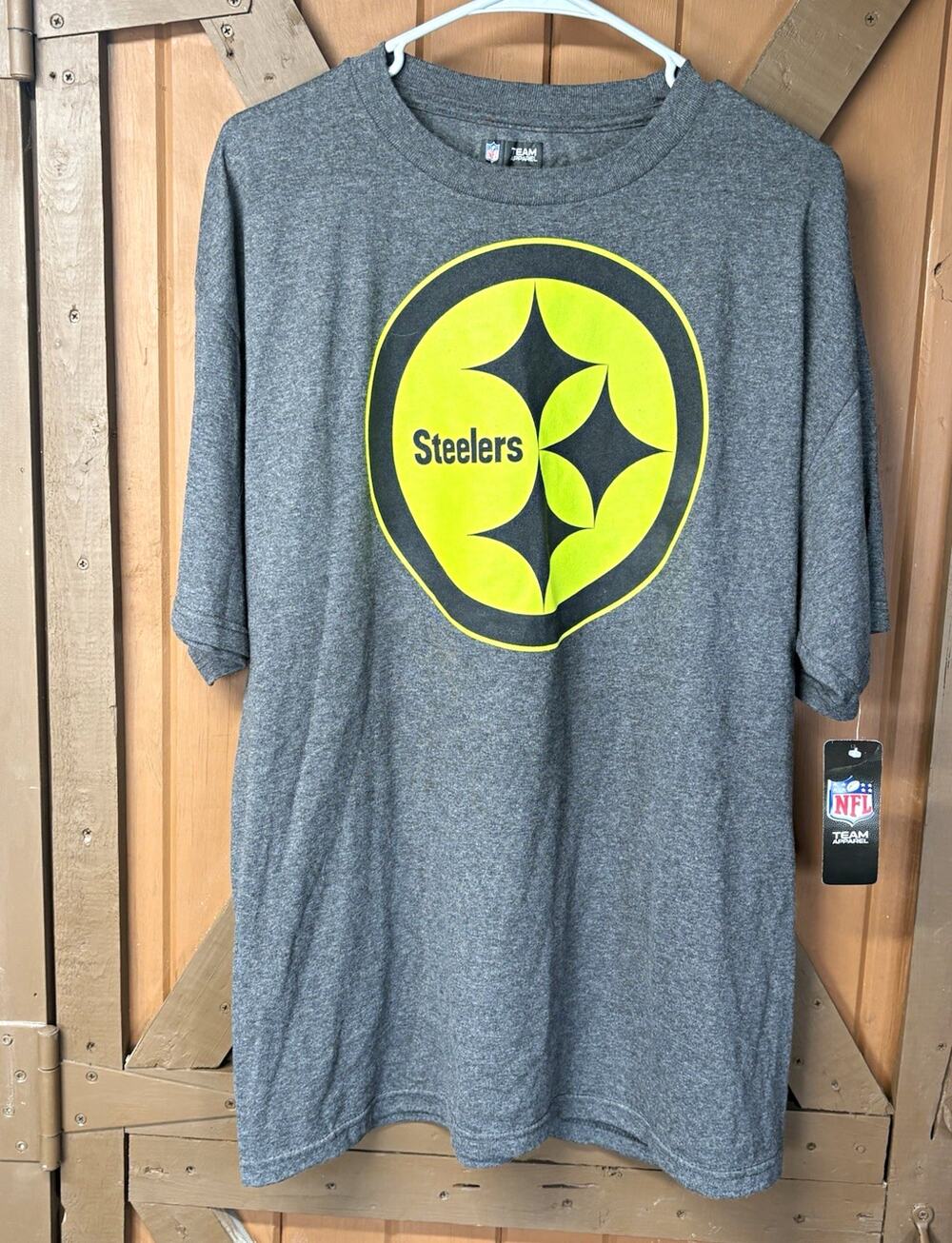 NFL Team Apparel Pittsburgh Steelers NFL Official Gray T-Shirt, Size XL